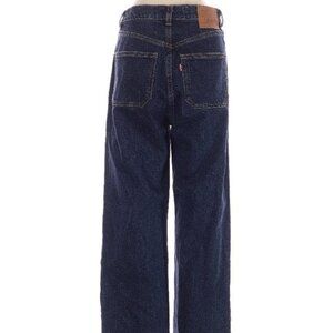 Levi's high rise front pockets straight loose leg size 26.